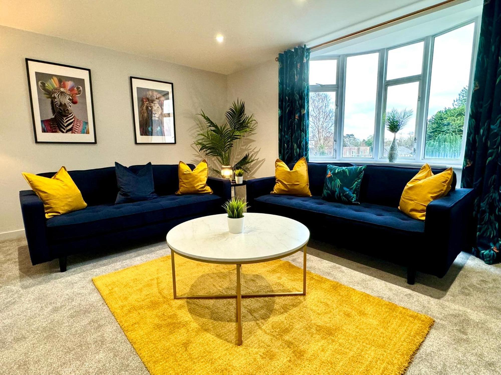 Amazing Large 3 Bedroom Apartment - Sleeps 8! ボーンマス エクステリア 写真
