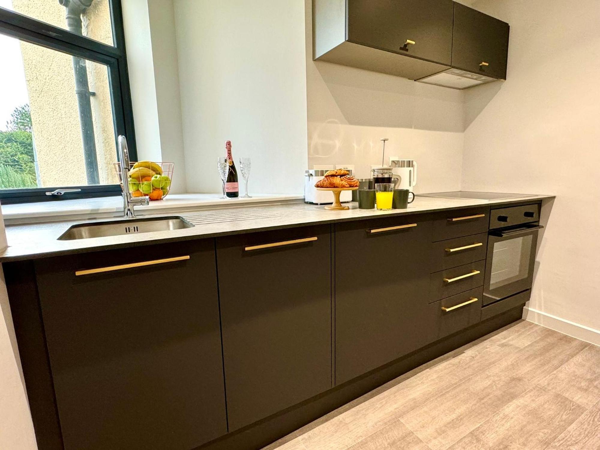 Amazing Large 3 Bedroom Apartment - Sleeps 8! ボーンマス エクステリア 写真