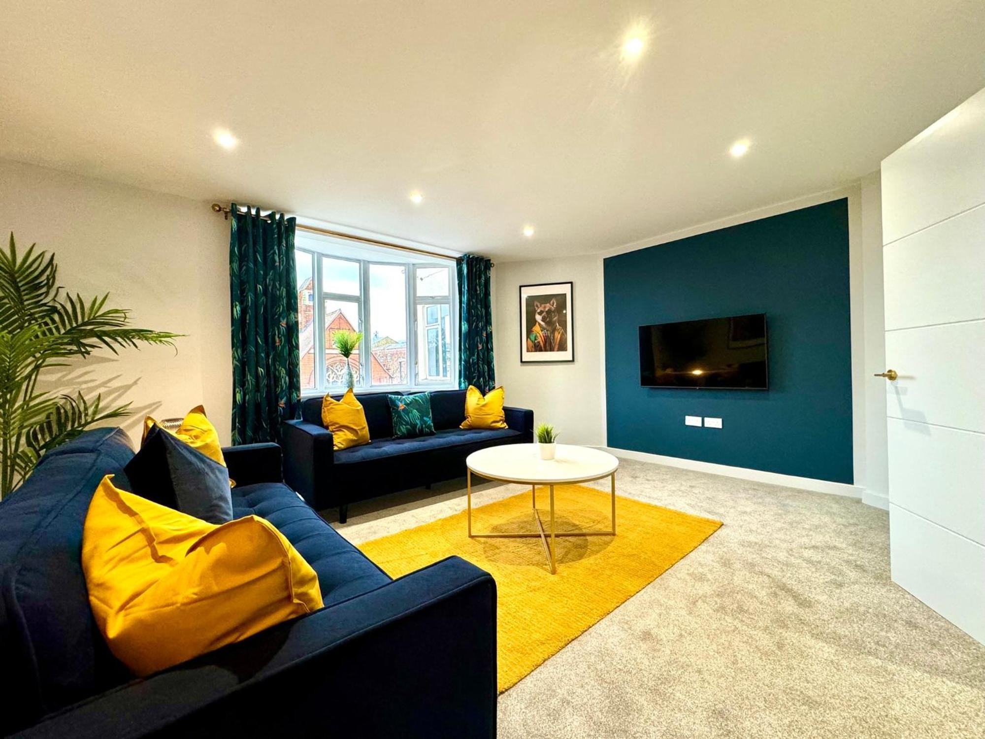 Amazing Large 3 Bedroom Apartment - Sleeps 8! ボーンマス エクステリア 写真