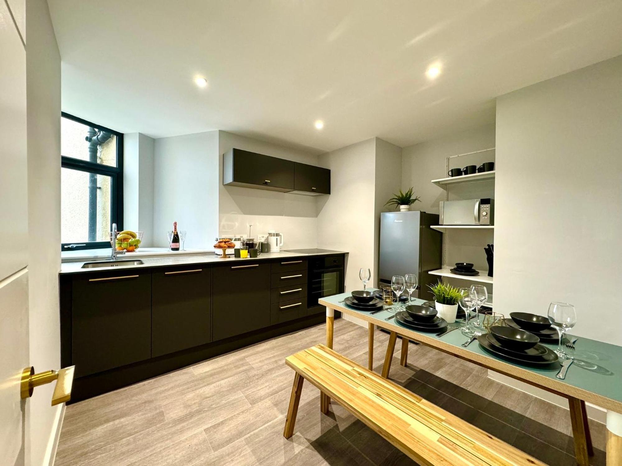 Amazing Large 3 Bedroom Apartment - Sleeps 8! ボーンマス エクステリア 写真